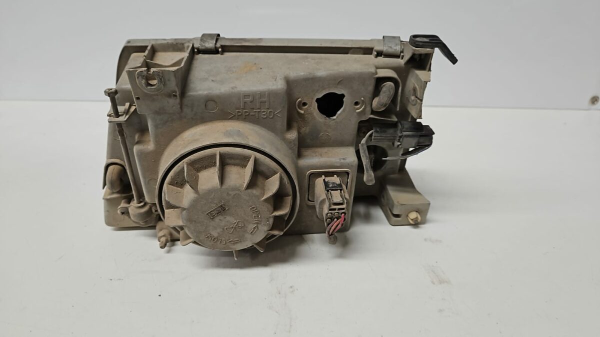 FARO DELANTERO DERECHO HYUNDAI GALLOPER II AÑO 1997-2003 - Imagen 2