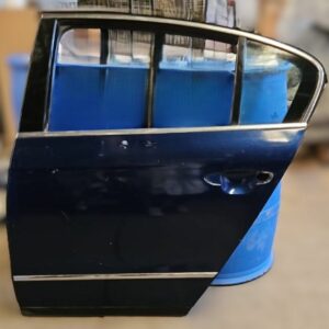 PUERTA TRASERA IZQUIERDA VOLKSWAGEN PASSAT AĂO 06