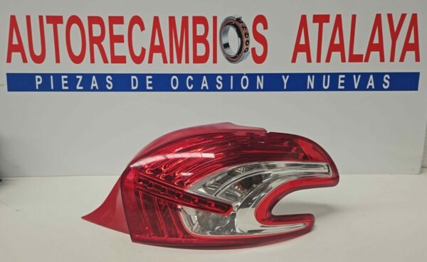 PILOTO TRASERO DERECHO 5 PUERTAS PEUGEOT 208 AÑO 2012