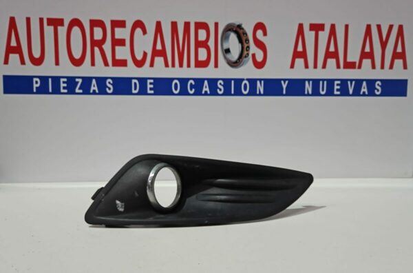 MOLDURA ANTINIEBLAS DELANTERA IZQUIERDA FORD FIESTA AÑO 2015