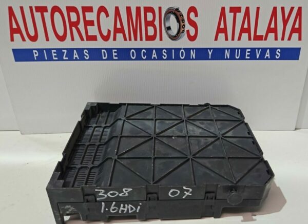 CAJA RELES/FUSIBLES 1.6 HDI 9663798180 PEUGEOT 308 AÑO 2007 - Imagen 2
