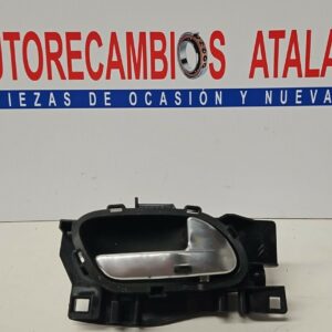 MANETA INTERIOR TRASERA DERECHA PEUGEOT 208 AÑO 2014