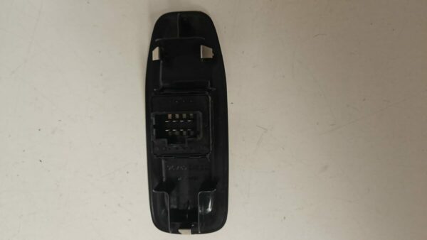 BOTONERA ELEVALUNAS DELANTERA IZQUIERDA PEUGEOT 208 AÑO 2014 - Imagen 2