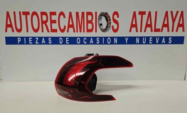 PILOTO EXTERIOR TRASERO DERECHO PEUGEOT 2008 5 PUERTAS