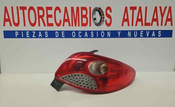 PILOTO TRASERO DERECHO PEUGEOT 206 AÑO 2011