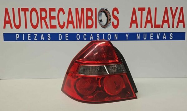 PILOTO TRASERO IZQUIERDO 4 PUERTAS CHEVROLET AVEO AÑO 2006-2011