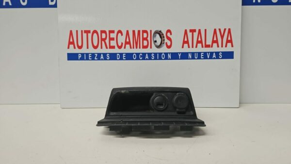 CONECTOR USB PEUGEOT 2008 AÑO 2016