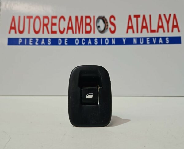 BOTONERA ELEVALUNAS TRASERA IZQUIERDA PEUGEOT 2008 AÑO 2016