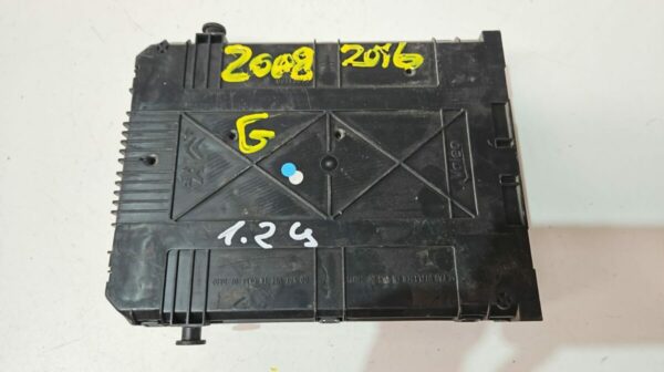 CAJA RELES/FUSIBLES 1.2 GASOLINA 9819850080 PEUGEOT 2008 AÑO 2016 - Imagen 2