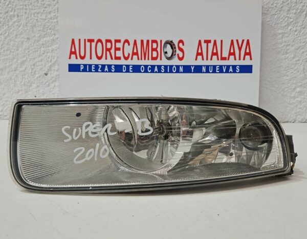 FARO ANTINIEBLAS DELANTERO IZQUIERDO SKODA SUPER B AÑO 2010