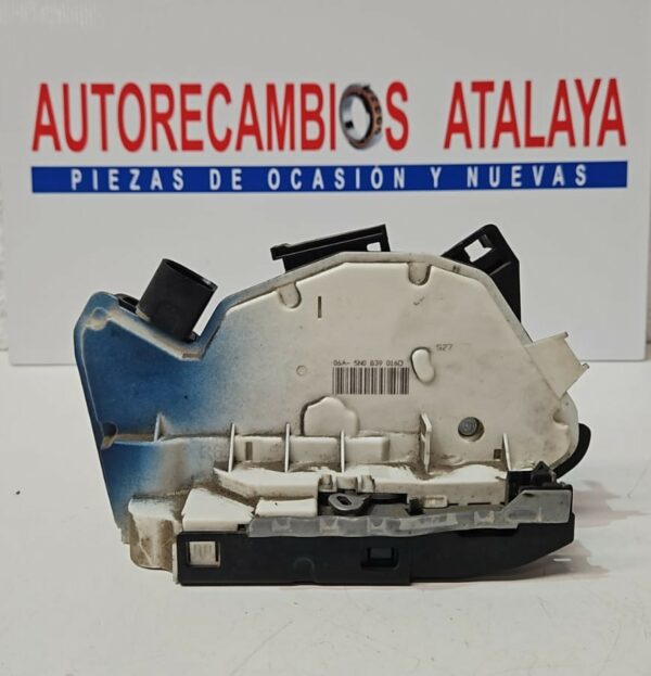 CERRADURA TRASERA DERECHA SKODA SUPER B AÑO 2010