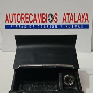 CENICERO SKODA SUPER B AÑO 2010