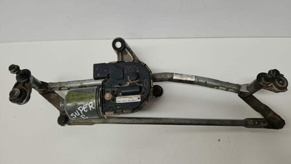 MOTOR LIMPIA DELANTERO CON VARILLAJE SKODA SUPER B AÑO 2010 - Imagen 2