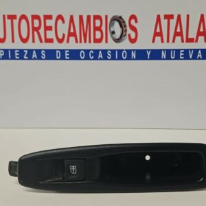 BOTONERA ELEVALUNAS TRASERA DERECHA RENAULT CLIO IV AÑO 2019