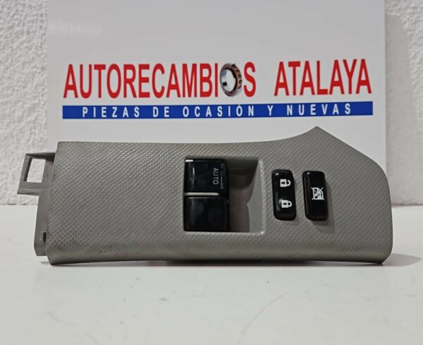 BOTONERA ELEVALUNAS DELANTERA IZQUIERDA TOYOTA YARIS AÑO 2012
