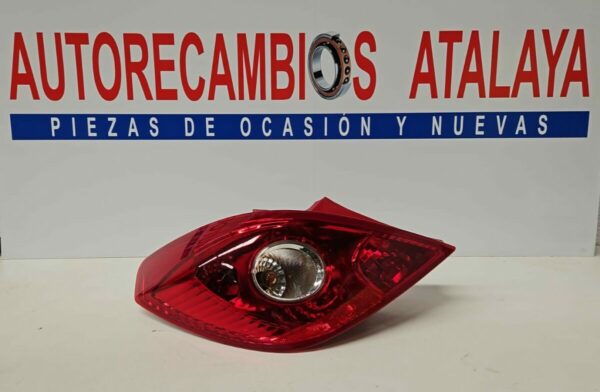 PILOTO TRASERO IZQUIERDO OPEL CORSA D AÑO 2009 3 PUERTAS