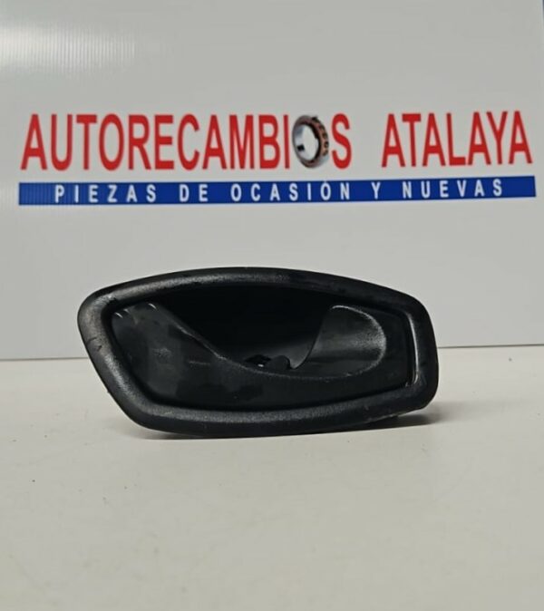 MANETA INTERIOR DELANTERA DERECHA OPEL VIVARO AÑO 2015