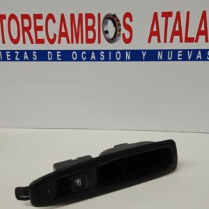 BOTONERA ELEVALUNAS TRASERA IZQUIERDA RENAULT CLIO AÑO 2017
