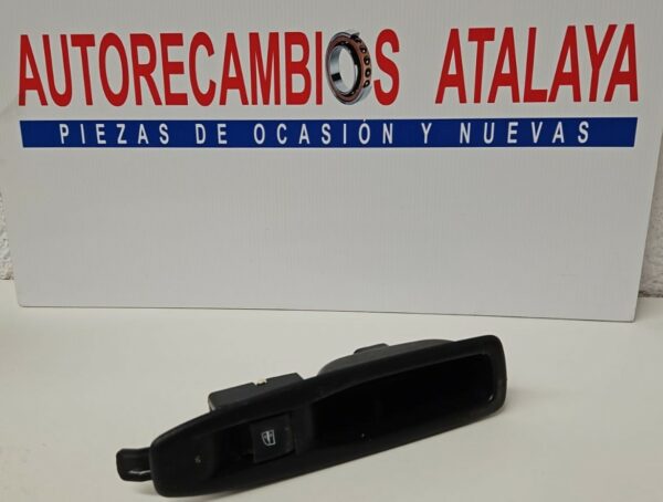 BOTONERA ELEVALUNAS TRASERA IZQUIERDA RENAULT CLIO AÑO 2017