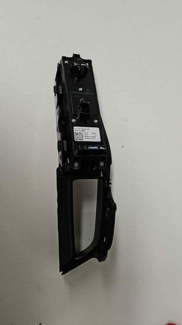 BOTONERA ELEVALUNAS DELANTERA IZQUIERDA FORD FIESTA AÑO 2015 - Imagen 4