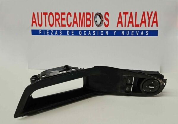 BOTONERA ELEVALUNAS DELANTERA IZQUIERDA FORD FIESTA AÑO 2015