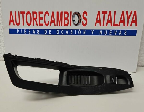 BOTONERA ELEVALUNAS DELANTERA DERECHA FORD FIESTA AÑO 2015