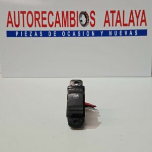 BOTONERA ELEVALUNAS TRASERA DERECHA SSANGYONG KYRON AÑO 2008
