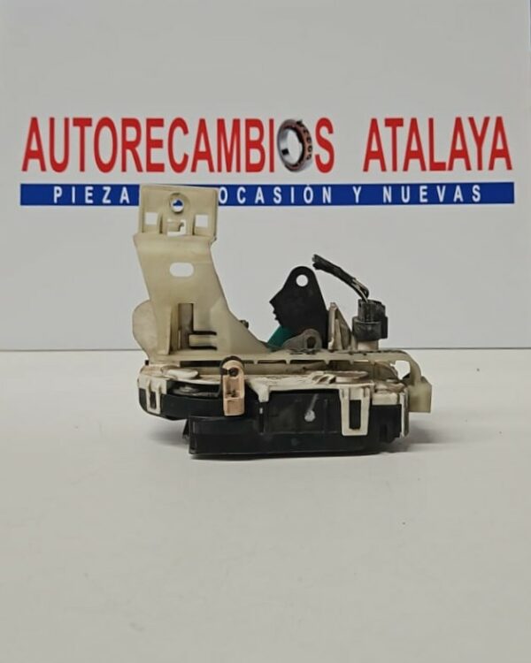 CERRADURA TRASERA IZQUIERDA JEEP COMPASS AÑO 2008