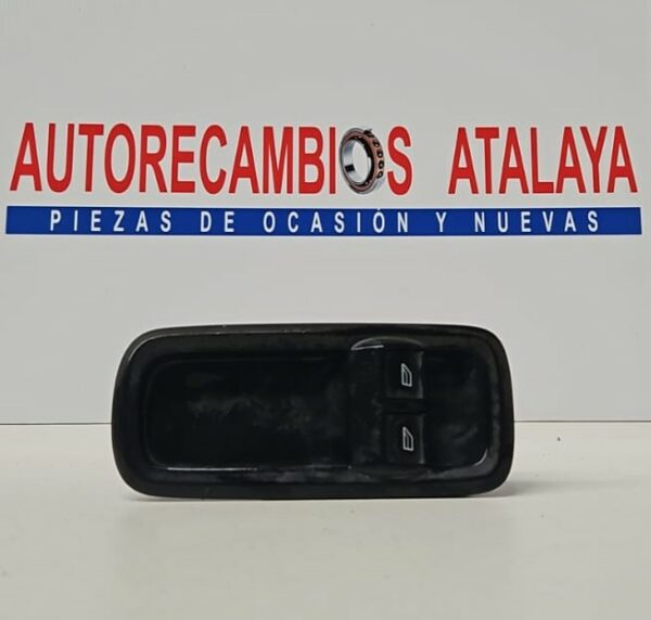 BOTONERA ELEVALUNAS DELANTERA IZQUIERDA FORD FIESTA AÑO 2010 3 PUERTAS