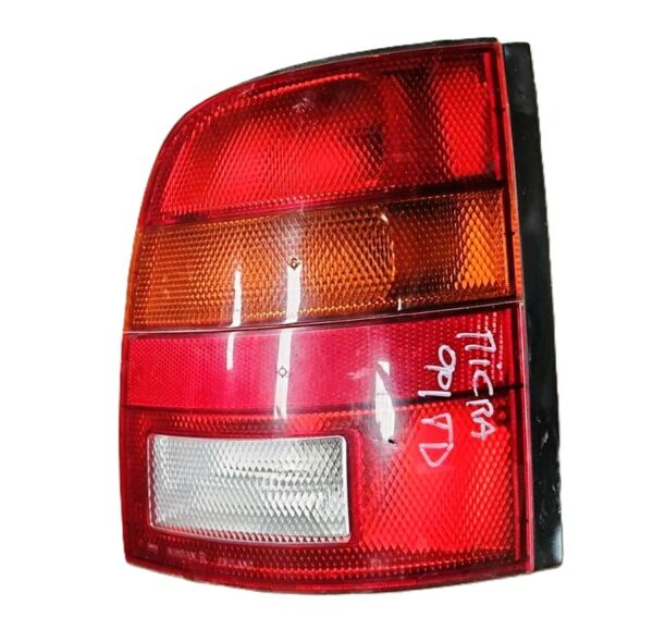 PILOTO TRASERO DERECHO NISSAN MICRA AÑO 1999