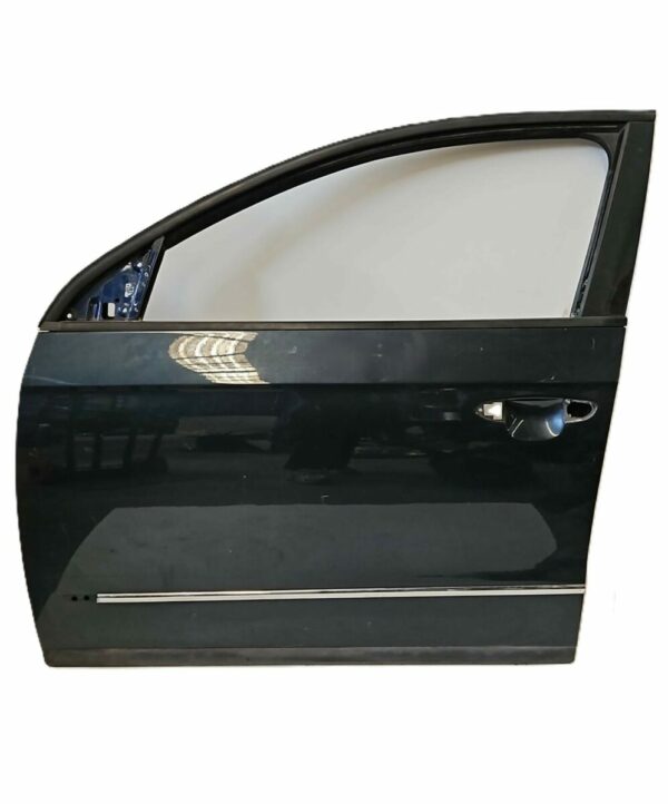 PUERTA DELANTERA IZQUIERDA VOLKSWAGEN PASSAT AÑO 06