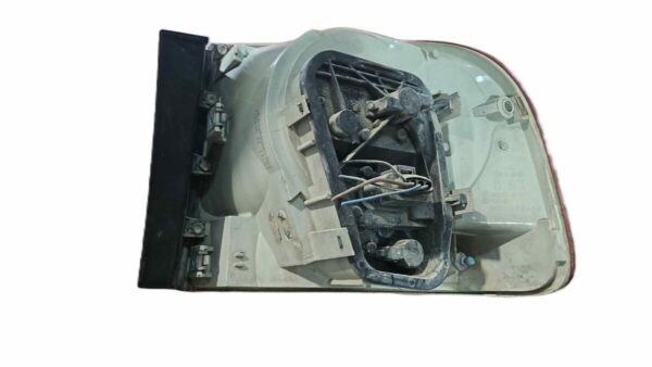 PILOTO TRASERO IZQUIERDO VOLKSWAGEN TOUAREG AÑO 2006 - Imagen 3