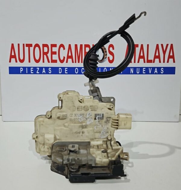 CERRADURA DELANTERA DERECHA VOLKSWAGEN PASSAT AÑO 2012