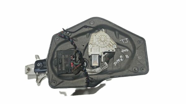 ELEVALUNAS TRASERA IZQUIERDA SKODA SUPER B AÑO 2010