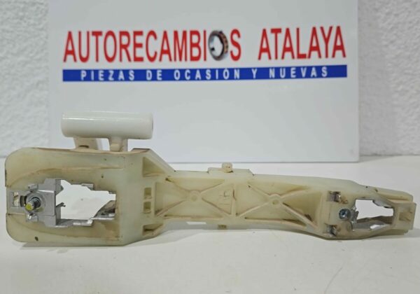 CUERPO MANETA EXTERIOR TRASERO DERECHO KIA CARENS AÑO 2009