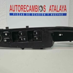 BOTONERA ELEVALUNAS DELANTERA IZQUIERDA HYUNDAI I30 AÑO 2008