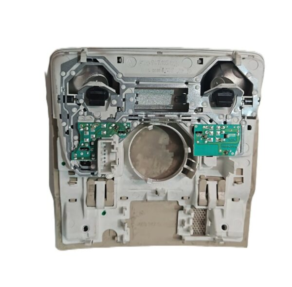 LUZ TECHO INTERIOR SKODA SUPER B AÑO 2010 - Imagen 2