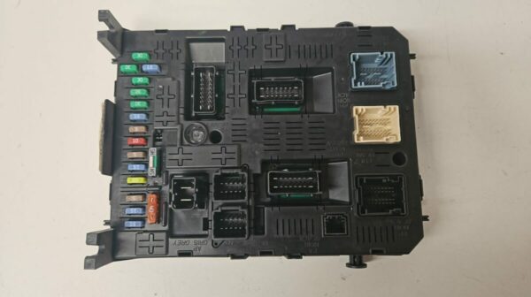 CAJA RELE FUSIBLES 2.0 HDI PEUGEOT 3008 AÑO 2010 - Imagen 2