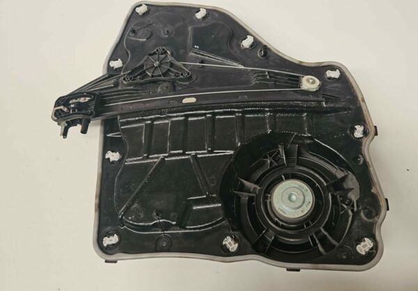 ELEVALUNAS TRASERO IZQUIERDO FORD FOCUS AÑO 2020 SW - Imagen 6