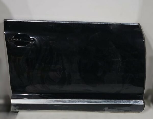 PUERTA DELANTERA DERECHA VOLKSWAGEN TOUAREG AÑO 2005