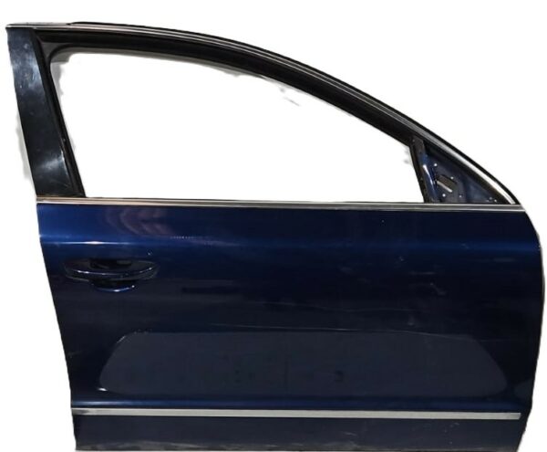PUERTA DELANTERA DERECHA SKODA SUPER B AÑO 2010