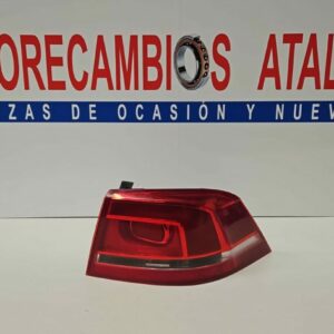 PILOTO EXTERIOR TRASERO DERECHO VOLKSWAGEN PASSAT AĂO 2011 4 PUERTAS
