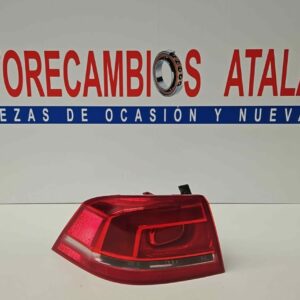 PILOTO EXTERIOR TRASERO IZQUIERDO VOLKSWAGEN PASSAT AĂO 2011 4 PUERTAS