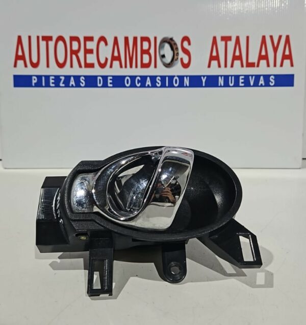 MANETA INTERIOR TRASERA IZQUIERDA NISSAN JUKE AÑO 2017