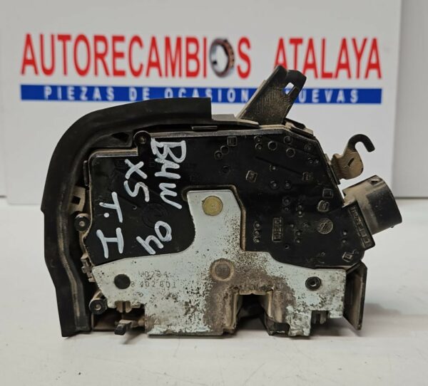 CERRADURA TRASERA IZQUIERDA BMW X5 AÑO 2004 - Imagen 2