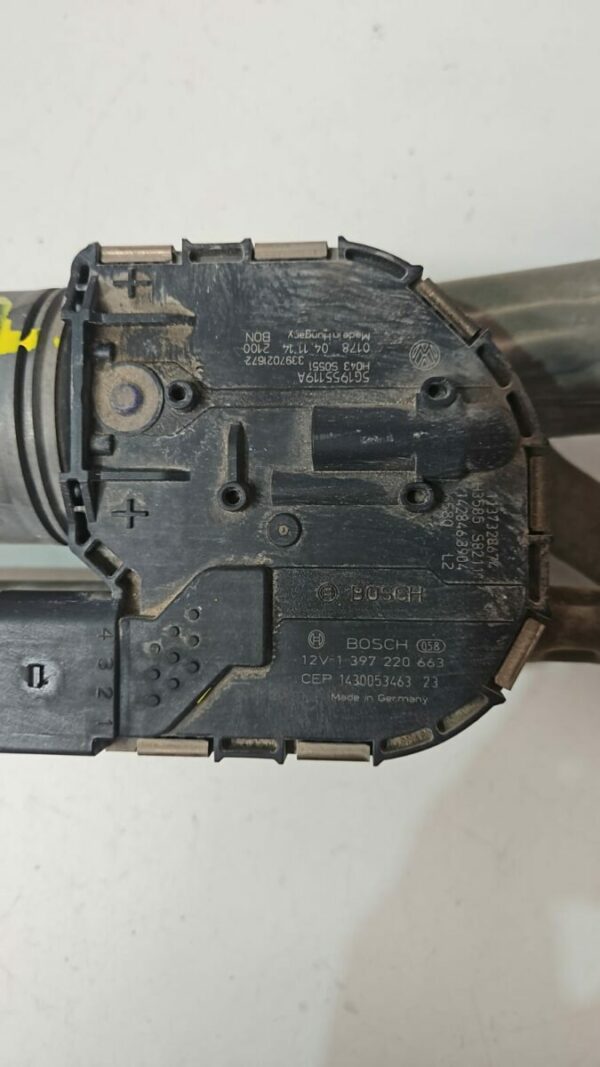 MOTOR LIMPIA DELANTERO CON VARILLAJE VOLKSWAGEN GOLF VII AÑO 2015 - Imagen 4