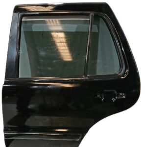 PUERTA TRASERA IZQUIERDA MERCEDES ML AÑO 2004