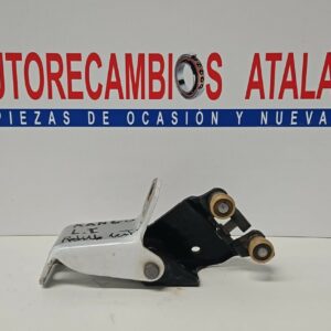 RODILLO CENTRAL LATERAL IZQUIERDO RENAULT KANGOO AÑO 2015