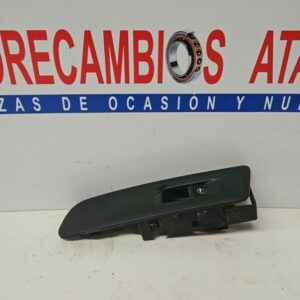 BOTONERA ELEVALUNAS DELANTERA DERECHA VOLSWAGEN TIGUAN AÑO 2010