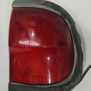 PILOTO EXTERIOR TRASERO DERECHO NISSAN TERRANO II